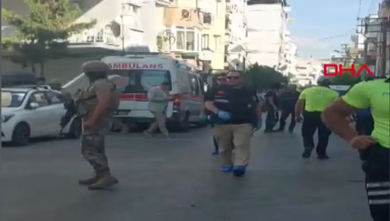 İzmir'de Karakola Yapılan Silahlı Saldırıda İki Şehit ve Bir Yaralı!