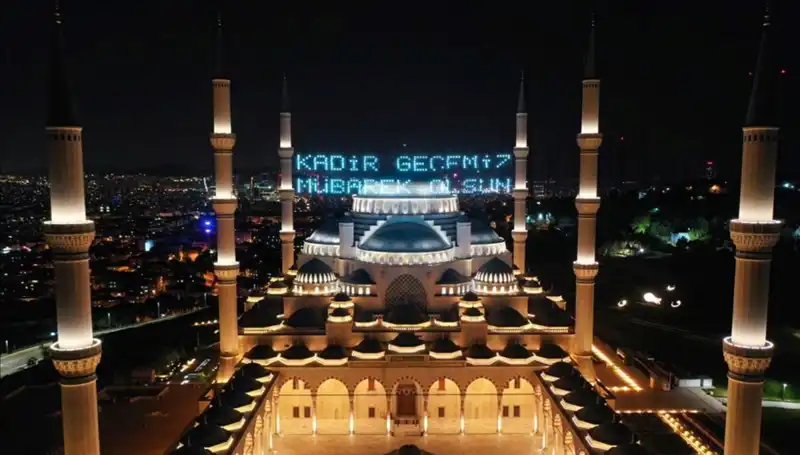 Kadir Gecesi 2025: Manevi Yolculuk ve Anlamı