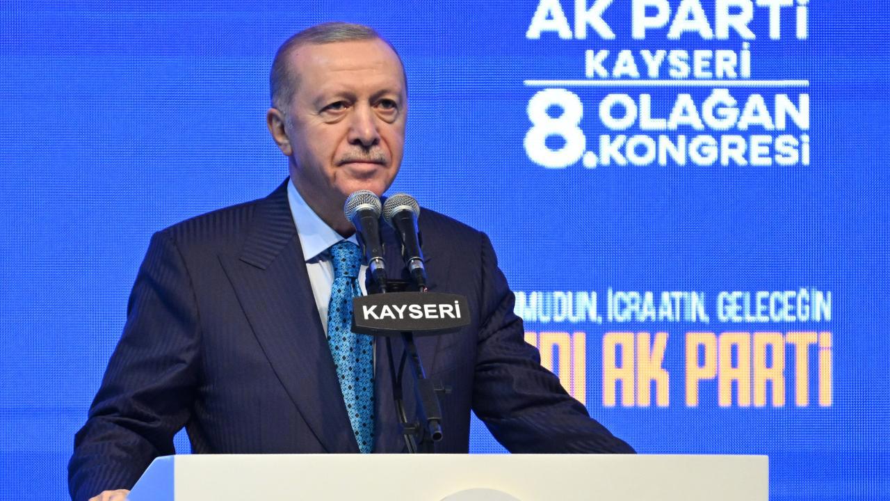 Cumhurbaşkanı Erdoğan, YPG'nin çöpe atılmasını yakın gördüğünü dile getirdi.
