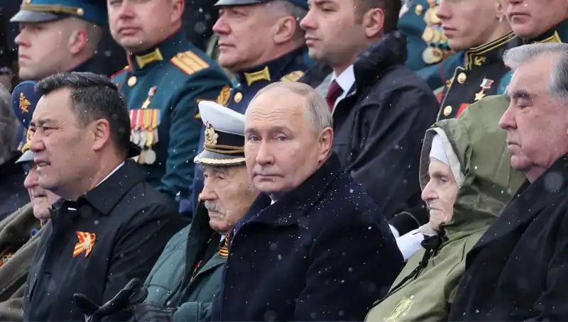 Rus Ordusunun Gücünü Artırma Planları: Putin'den Tarihi Hamle