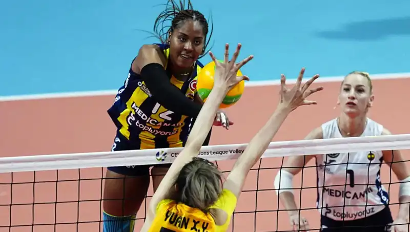 Avrupa’da Türk Derbisi: Fenerbahçe, Vakıfbank'ı 3-0'la Geçerek Tarih Yazdı