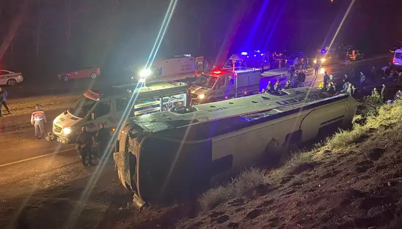 İşçi Servisi Şarampole Devrildi: 23 Yaralı, Kaza Anına Ait Detaylar Açıklığa Kavuştu